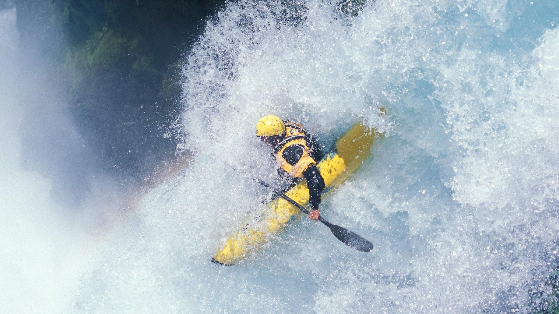 凯莉·麦基翁展现新一代仰泳冠军风范，凯丽-麦基昂