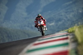 爱游戏 电竞-篮球类专业课程获教育部推荐进入多所高校体育教学体系，体育教育专业学生篮球基本功的训练